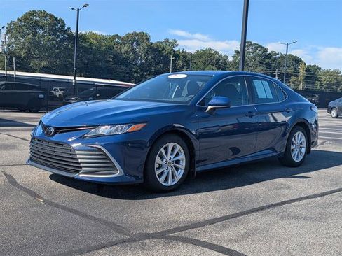Used 2023 Toyota Camry LE image 2