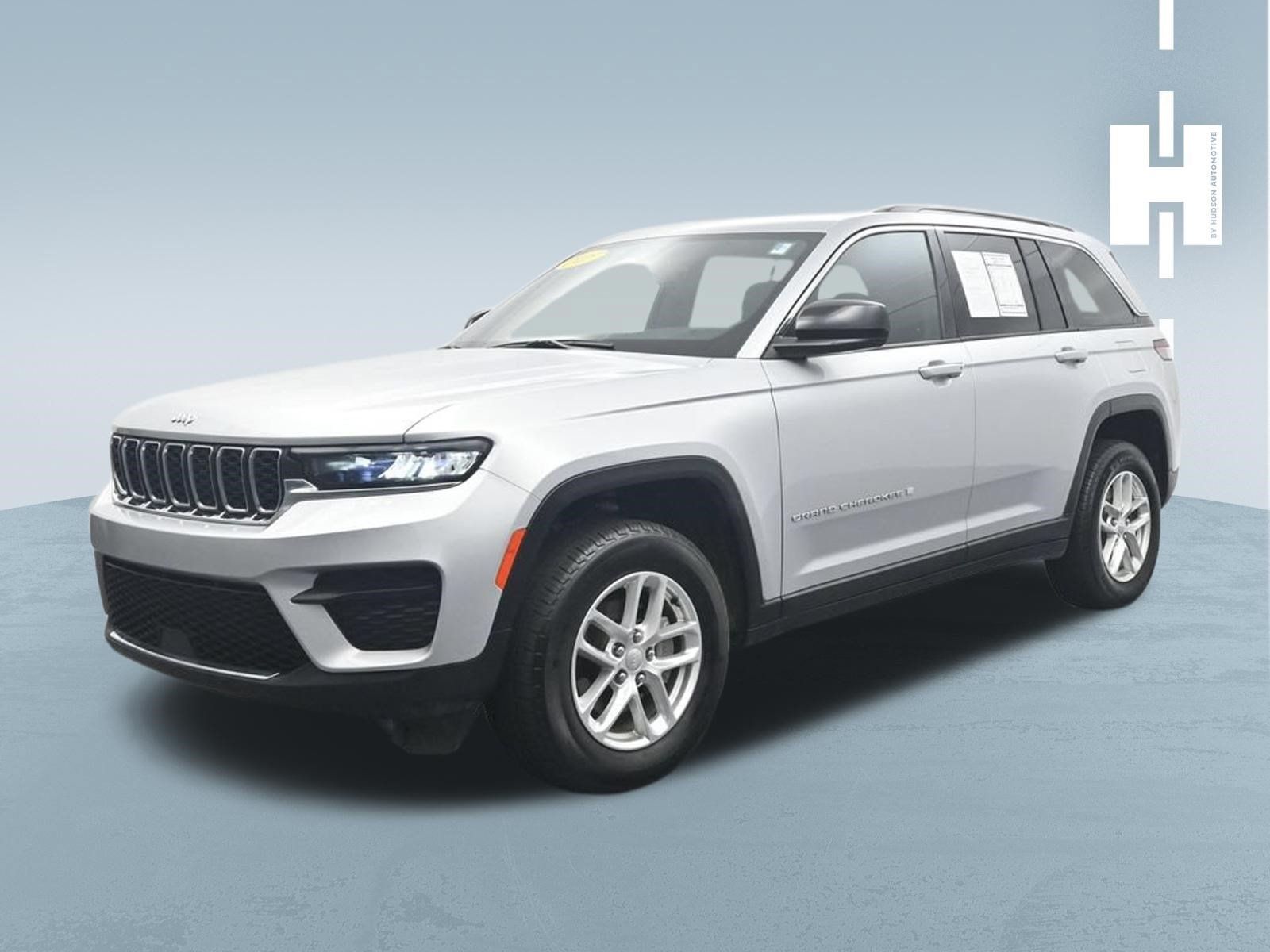 Used 2025 Jeep Grand Cherokee Laredo X AWD/4WD image 1