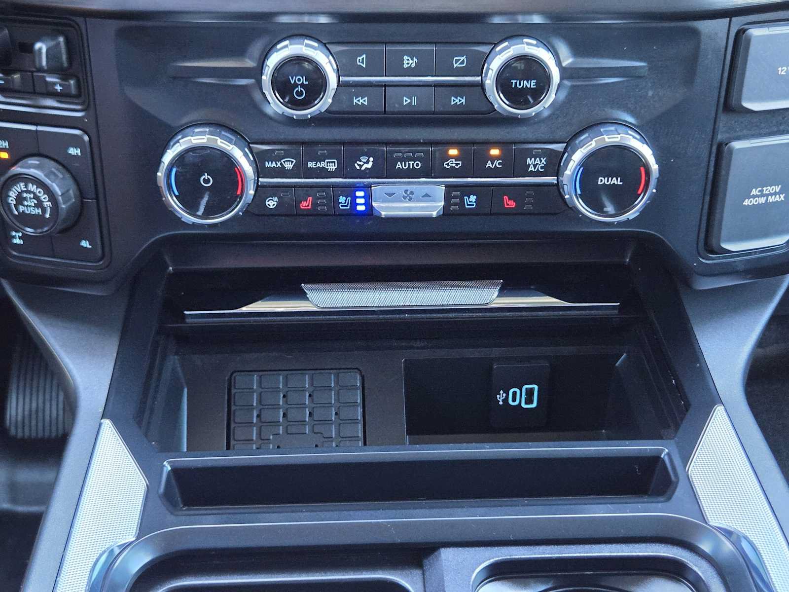 Used 2023 Ford F250 Lariat w/ Lariat Ultimate Package AWD/4WD image 20