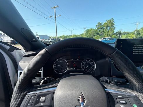 New 2026 Mitsubishi Outlander AWD image 8