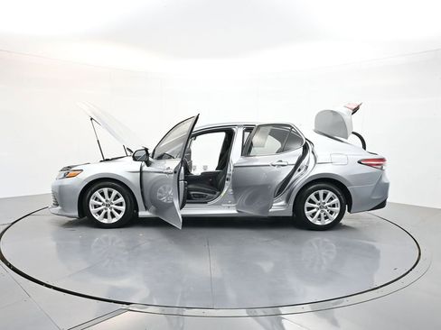 Used 2020 Toyota Camry LE w/ Convenience Package FWD image 39