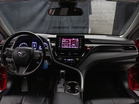 Used 2022 Toyota Camry SE image 21