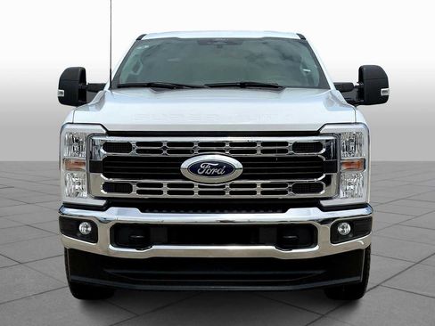 Used 2024 Ford F250 XLT image 3