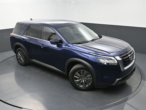 Used 2022 Nissan Pathfinder S image 30
