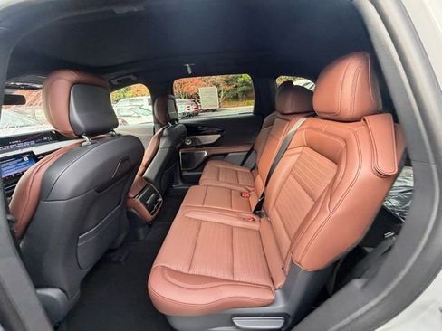 New 2026 Lincoln Nautilus Reserve image 12