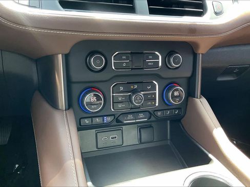 Used 2023 Chevrolet Tahoe High Country AWD/4WD image 32