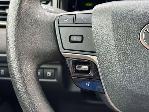 Used 2025 Toyota Camry LE image 21