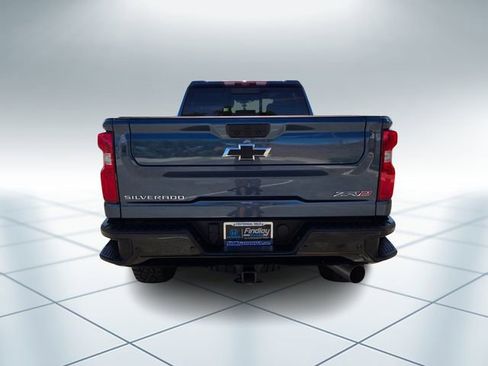 Used 2024 Chevrolet Silverado 2500 ZR2 w/ Technology Package AWD/4WD image 5