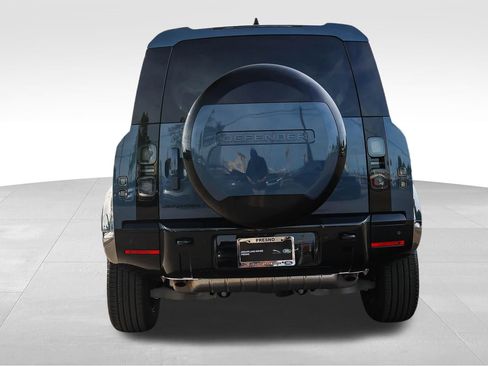 New 2026 Land Rover Defender 110 X-Dynamic SE image 6