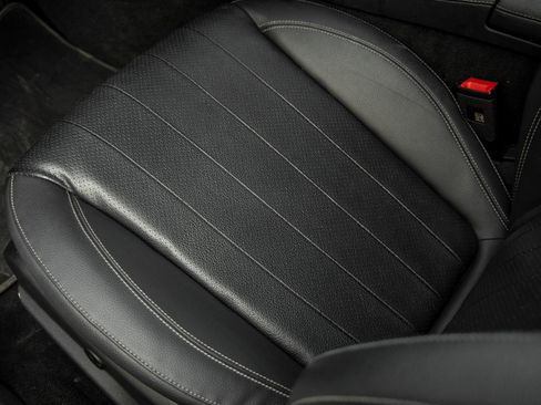 Used 2023 Mercedes-Benz E 350 Sedan image 17