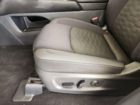 Used 2025 Nissan Pathfinder SV AWD/4WD image 24
