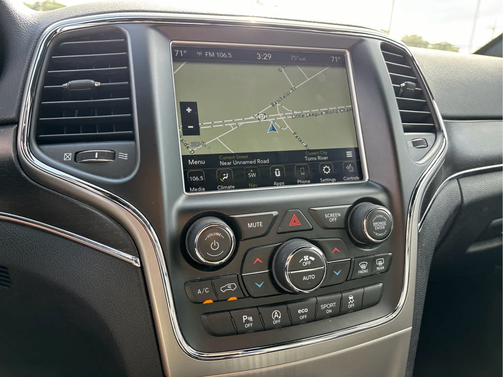Used 2018 Jeep Grand Cherokee Limited AWD/4WD image 16
