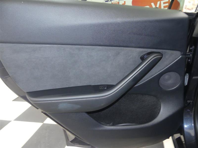 Used 2024 Tesla Model Y Long Range AWD/4WD image 23