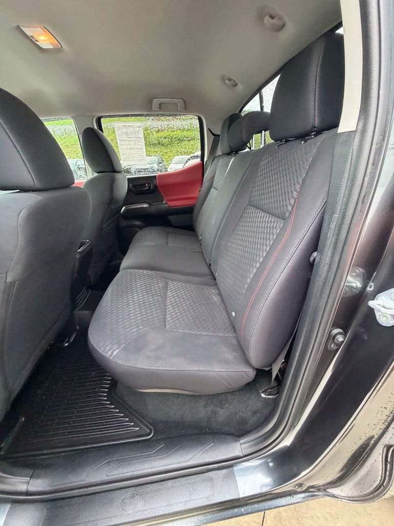 Used 2023 Toyota Tacoma SR5 AWD/4WD image 11