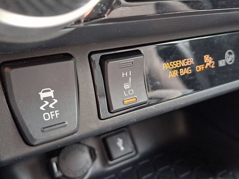 Used 2021 Toyota RAV4 XLE w/ Convenience Package AWD/4WD image 24