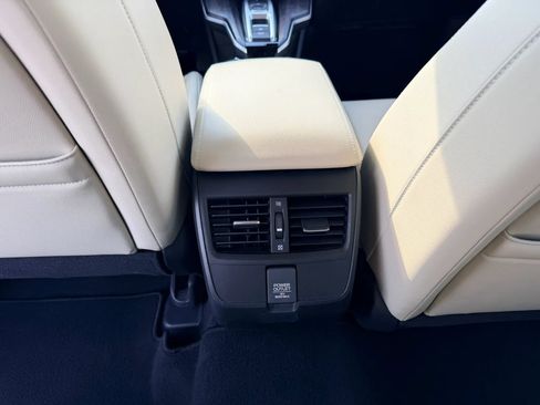 Used 2018 Honda Clarity Touring image 16