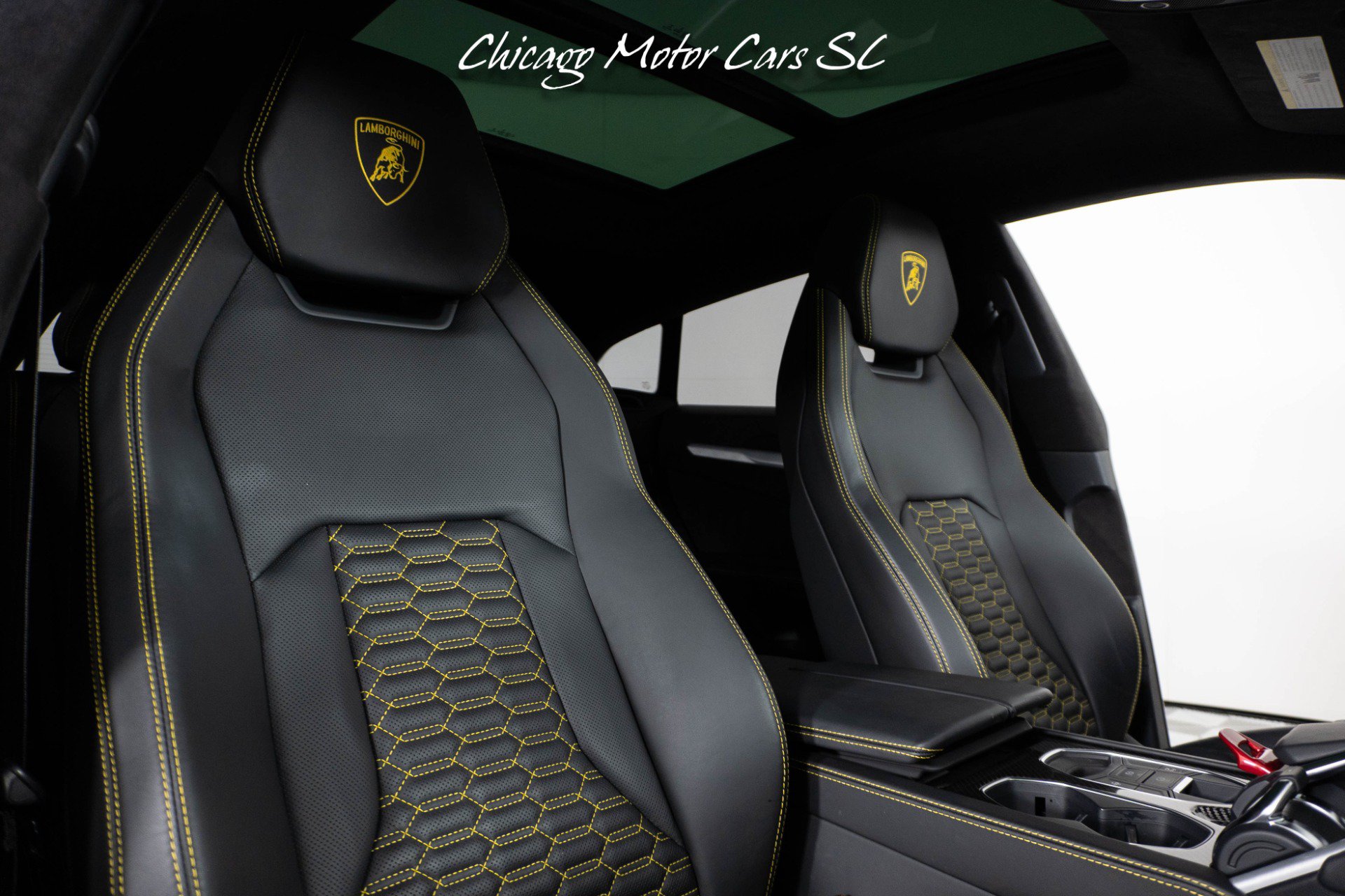 Used 2021 Lamborghini Urus AWD/4WD image 48