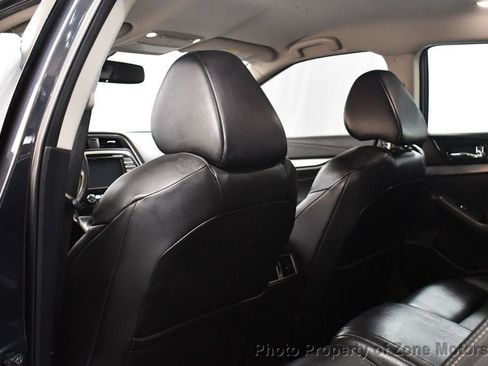 Used 2017 Nissan Maxima 3.5 SV image 18
