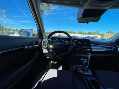 Used 2025 Kia Seltos S image 35