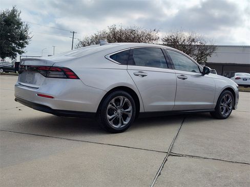 Used 2023 Honda Accord EX image 8