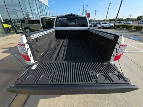 Used 2024 Nissan Titan SV w/ SV Convenience Package AWD/4WD image 28