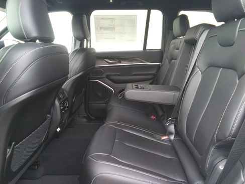 New 2026 Jeep Grand Cherokee Limited AWD/4WD image 10