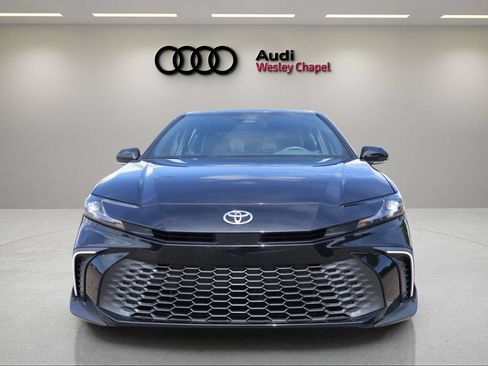 Used 2026 Toyota Camry SE FWD image 8