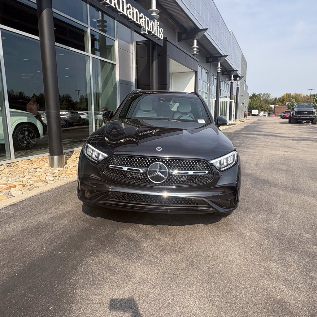 Used 2026 Mercedes-Benz GLC 300 4MATIC image 3