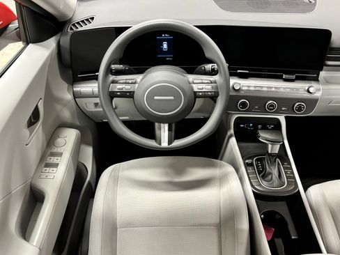 Certified 2024 Hyundai Kona SE AWD/4WD image 12