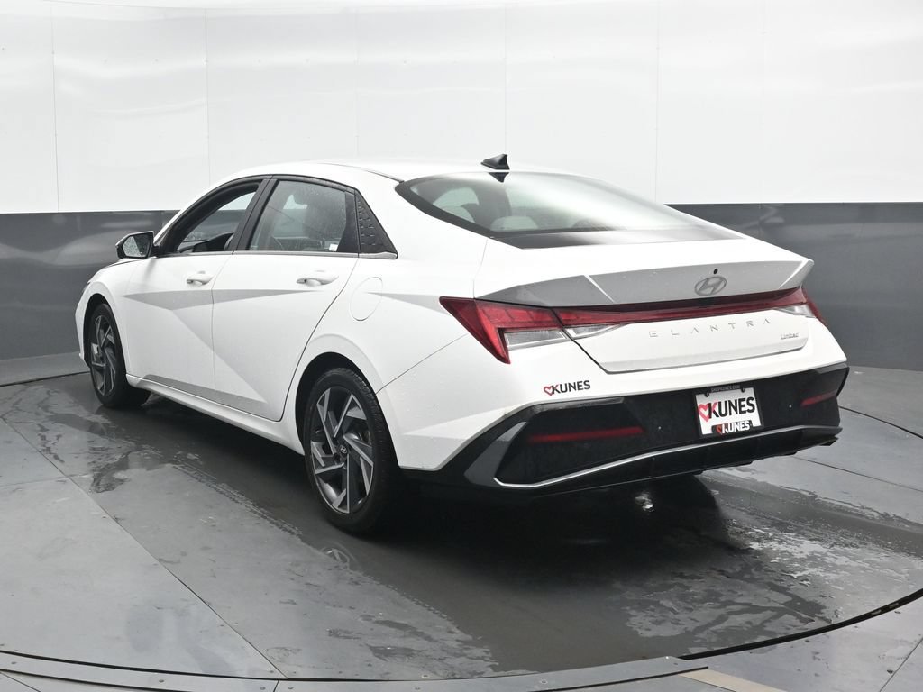 Used 2024 Hyundai Elantra Limited FWD image 10