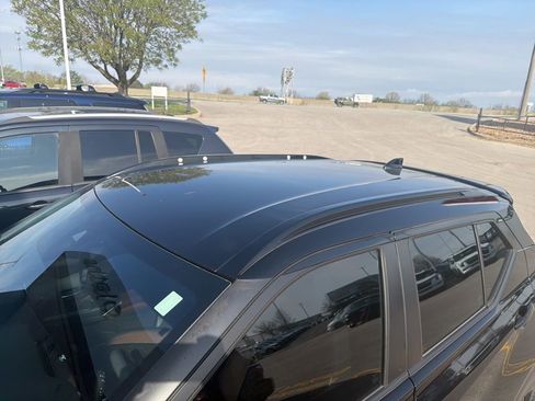 Used 2023 Nissan Kicks SR image 14