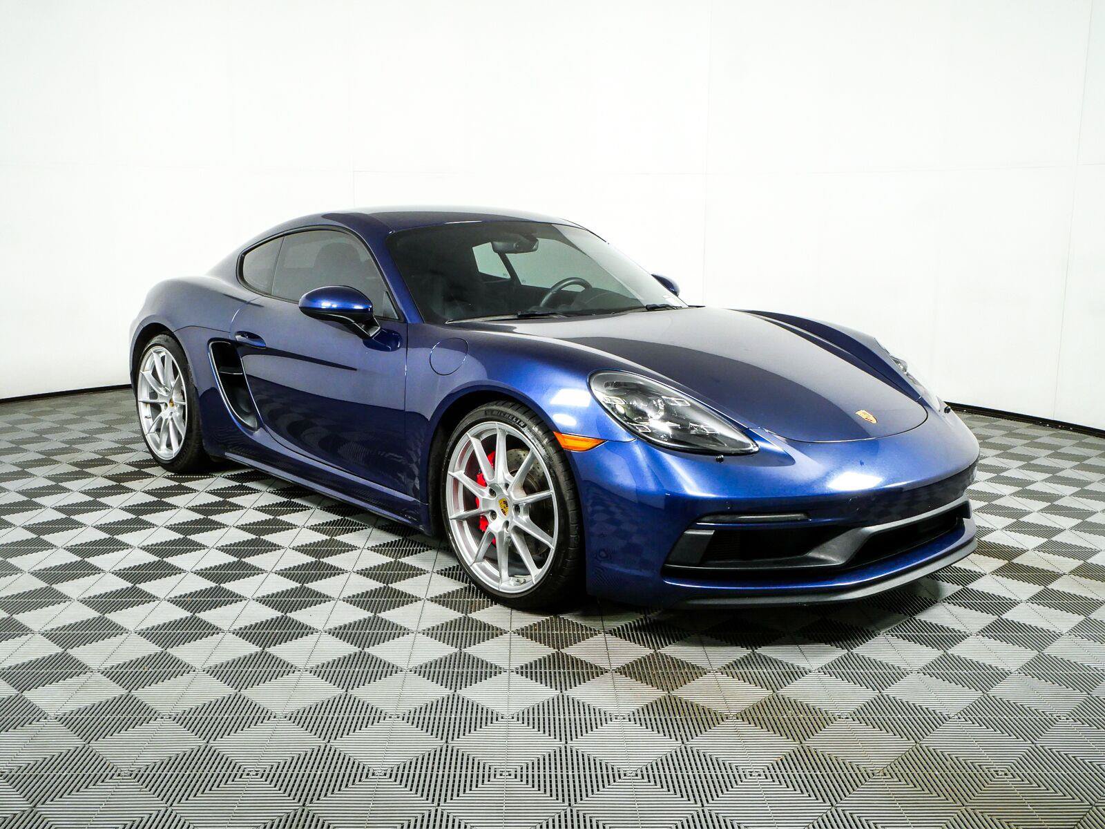 Certified 2024 Porsche 718 Cayman GTS RWD image 22