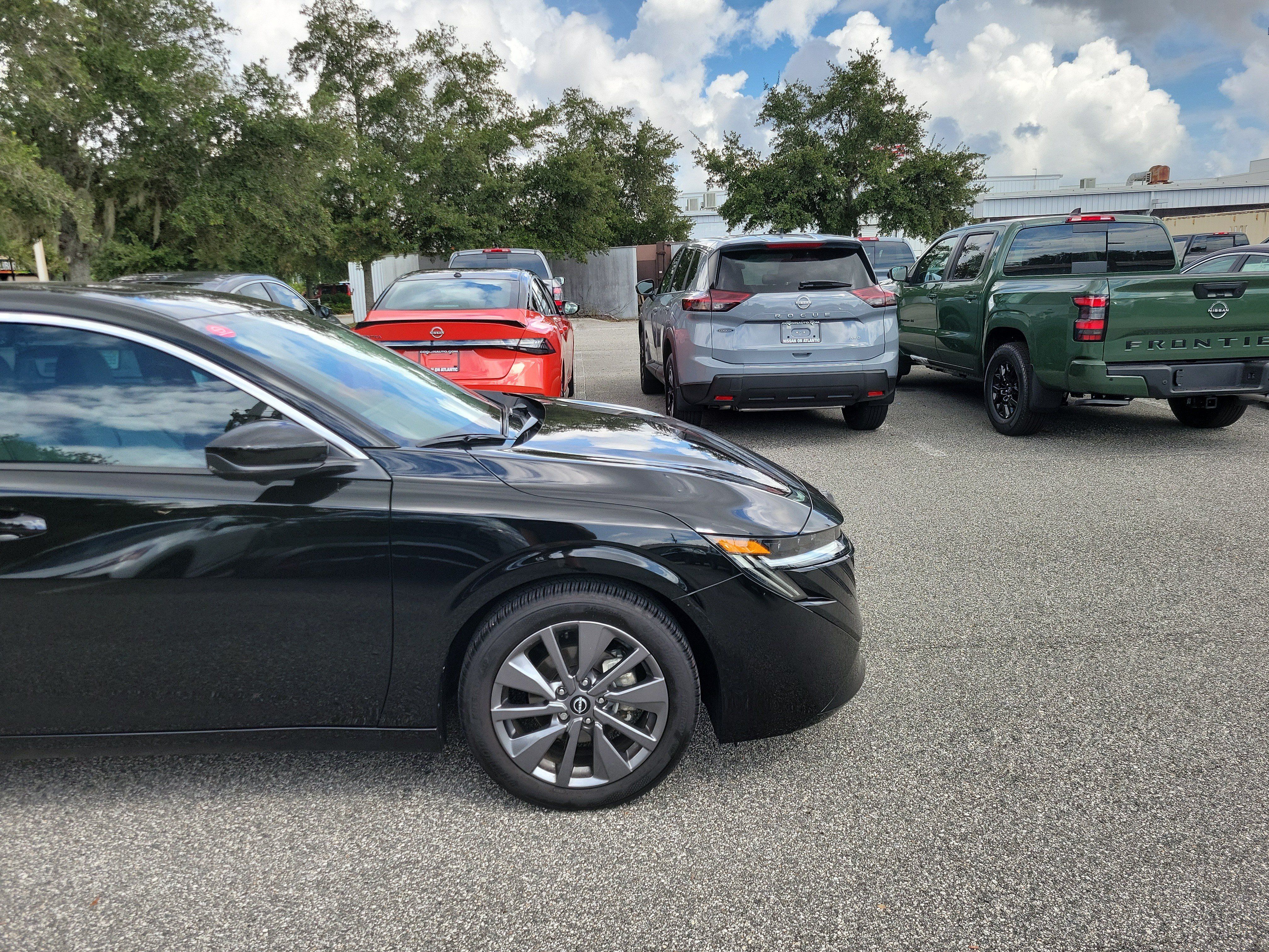 Certified 2026 Nissan Sentra SL w/ Floor Mat Package FWD image 8