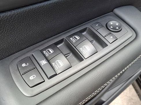 New 2026 Chrysler Pacifica Select image 16