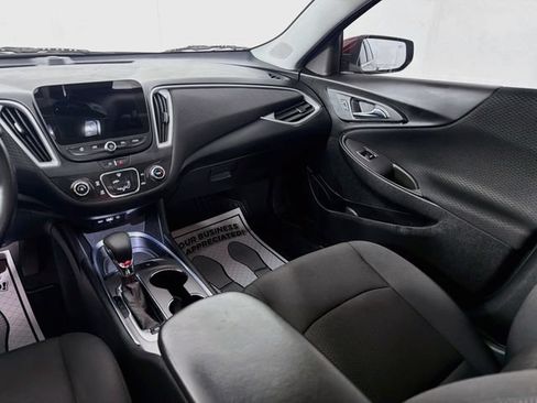 Used 2022 Chevrolet Malibu RS FWD image 22