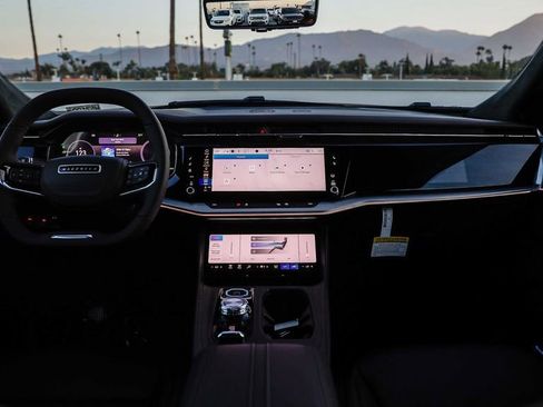 New 2025 Jeep Wagoneer S Launch Edition image 13