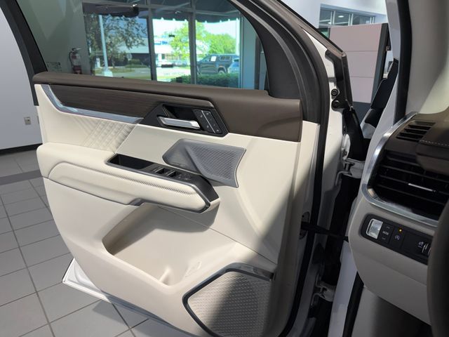 Used 2024 GMC Acadia Denali w/ Super Cruise Package FWD image 27