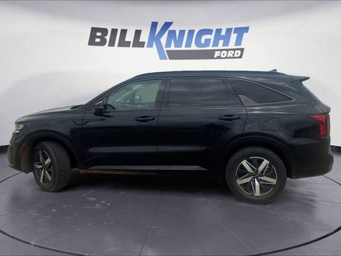 Used 2022 Kia Sorento S FWD image 2