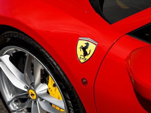 Used 2019 Ferrari 488 Spider image 44