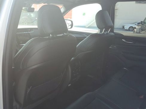 New 2025 Jeep Grand Cherokee Altitude image 17