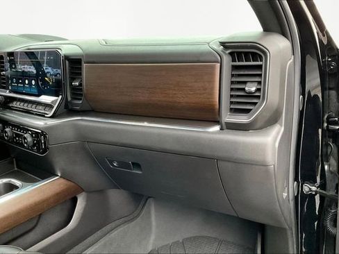 Used 2024 Chevrolet Silverado 1500 High Country w/ Technology Package image 18