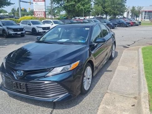 Used 2018 Toyota Camry XLE w/ Audio Package FWD image 3