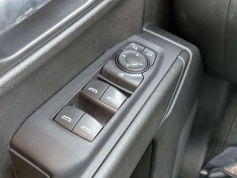 Used 2022 Chevrolet Silverado 1500 Custom w/ Safety Confidence Package RWD image 18