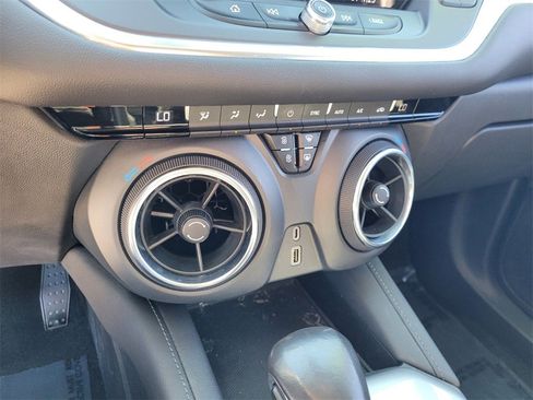 Used 2020 Chevrolet Blazer LT image 25