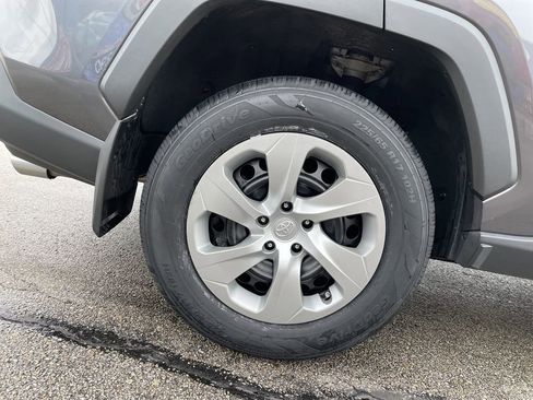 Certified 2021 Toyota RAV4 LE AWD/4WD image 12