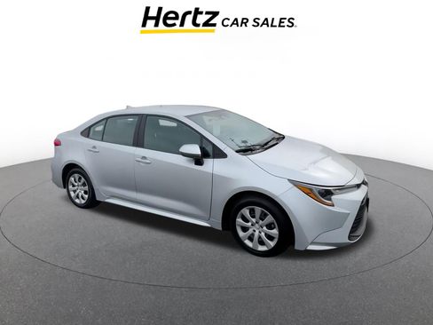 Used 2025 Toyota Corolla LE image 1