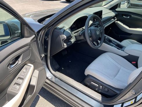 Used 2024 Honda Accord EX image 10