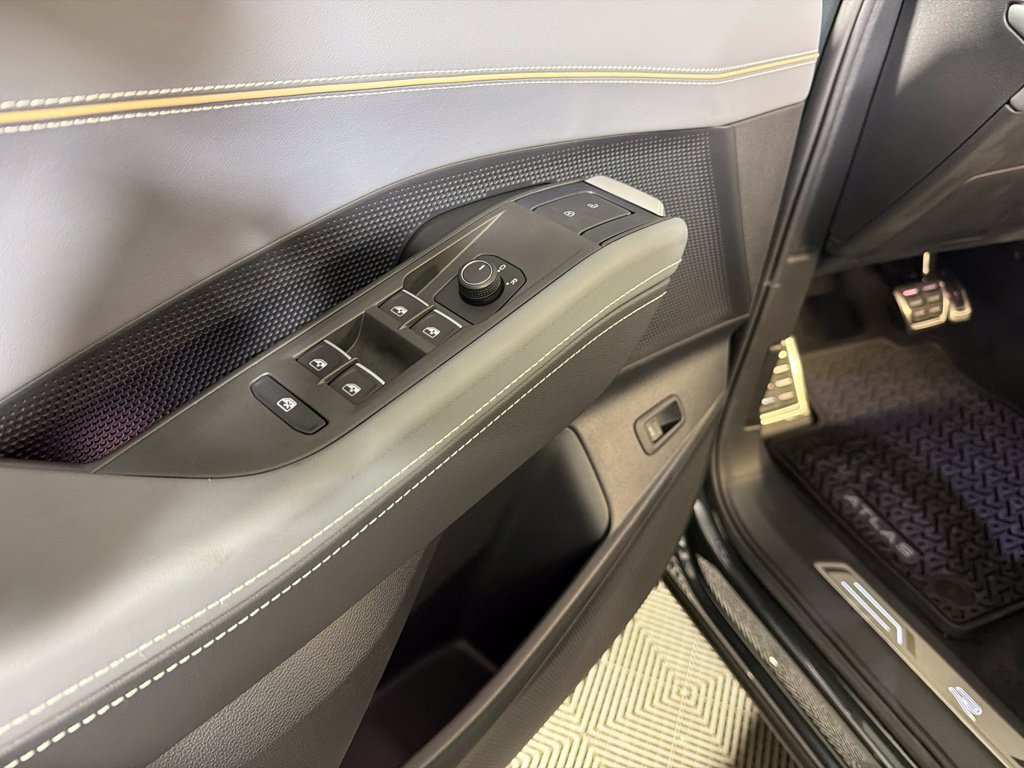 New 2027 Volkswagen Atlas SEL R-Line AWD/4WD image 9