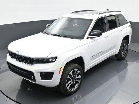 Used 2024 Jeep Grand Cherokee Overland w/ Luxury Tech Group IV image 49