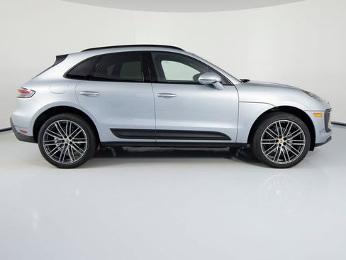 Certified 2026 Porsche Macan AWD/4WD image 11